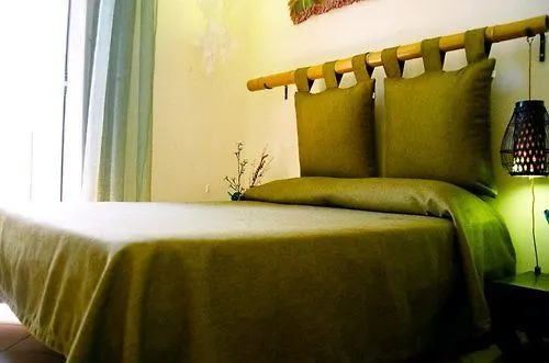 Bed and Breakfast Dimora Dei Giganti Napoli 3*,