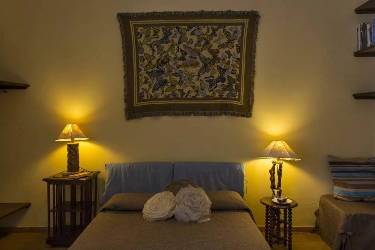 Bed and Breakfast Dimora Dei Giganti Napoli 3*,  Italia